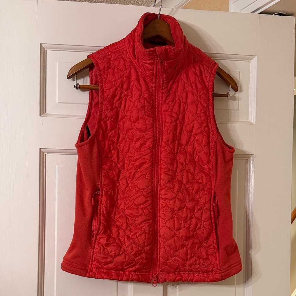 L.L. Bean women’s quilted front zip vest. Size small. Excellent condition.